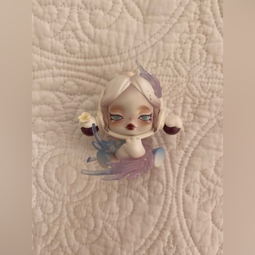 Pop Mart SKULLPANDA The Ink Plum Blossom Series Figure Blind Box (The Snow)